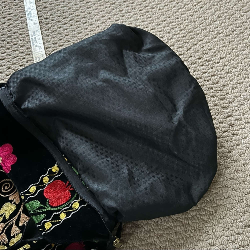 Absolutely GORGEOUS Embroidered Colorful Bag - Picture 13 of 14